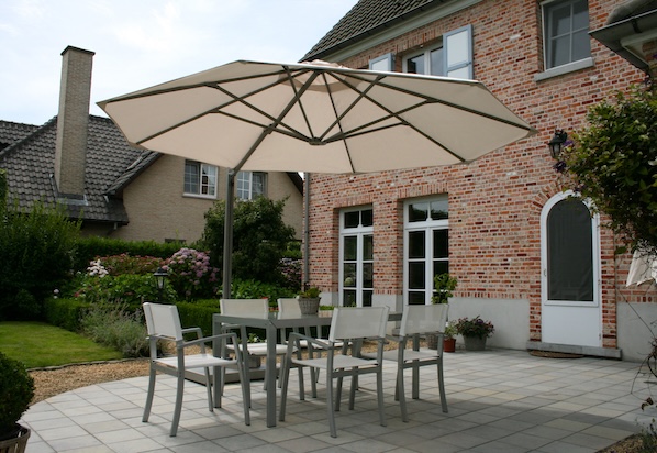Cantilever Umbrella - Nuimage Outdoors